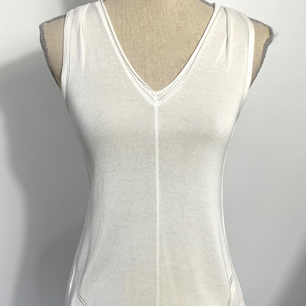 Inhabit NWT White Viscose V-Neck Racerback Sleeveless Top Size P